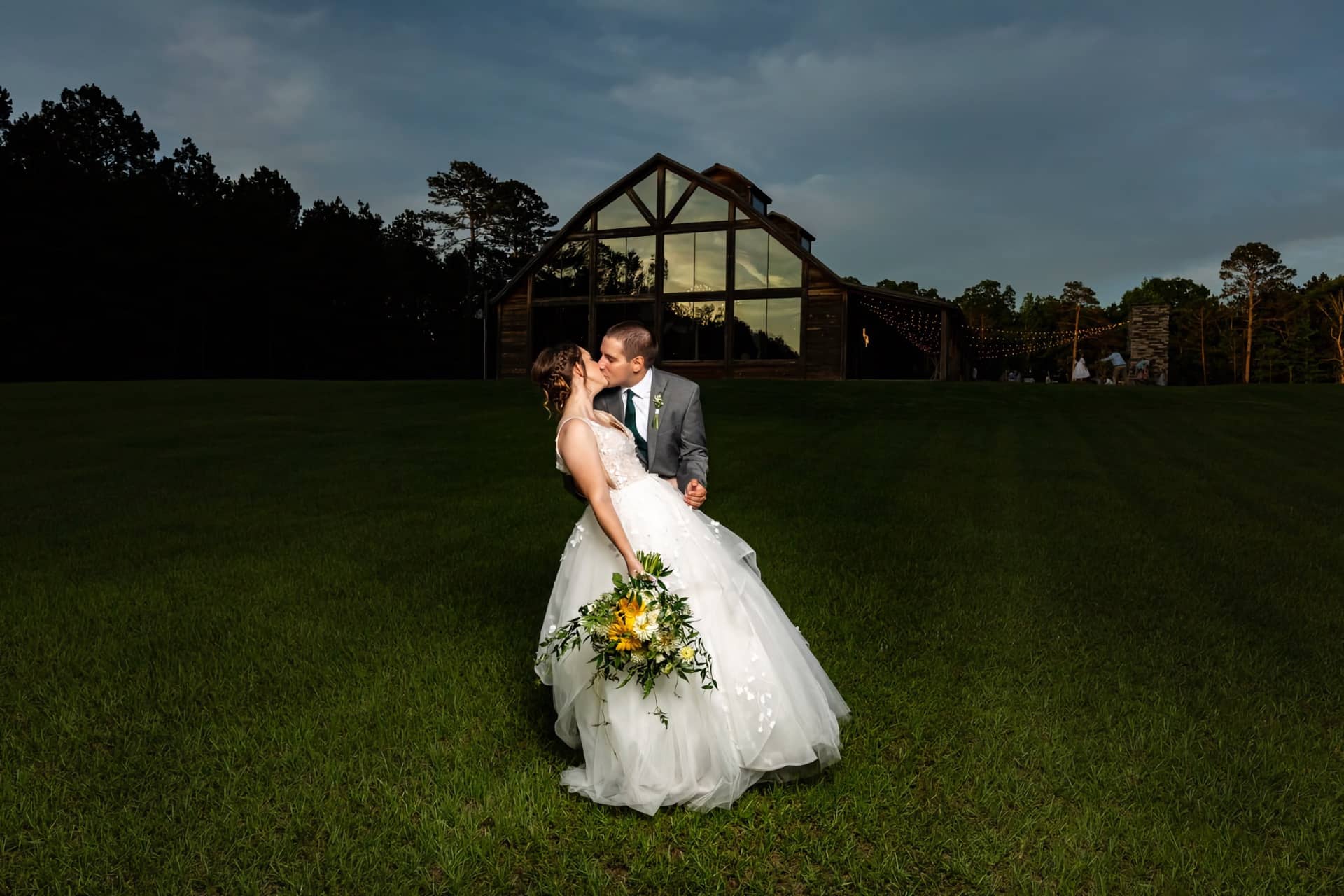 Little Rock wedding ceremony captured by Tony Baker Photography