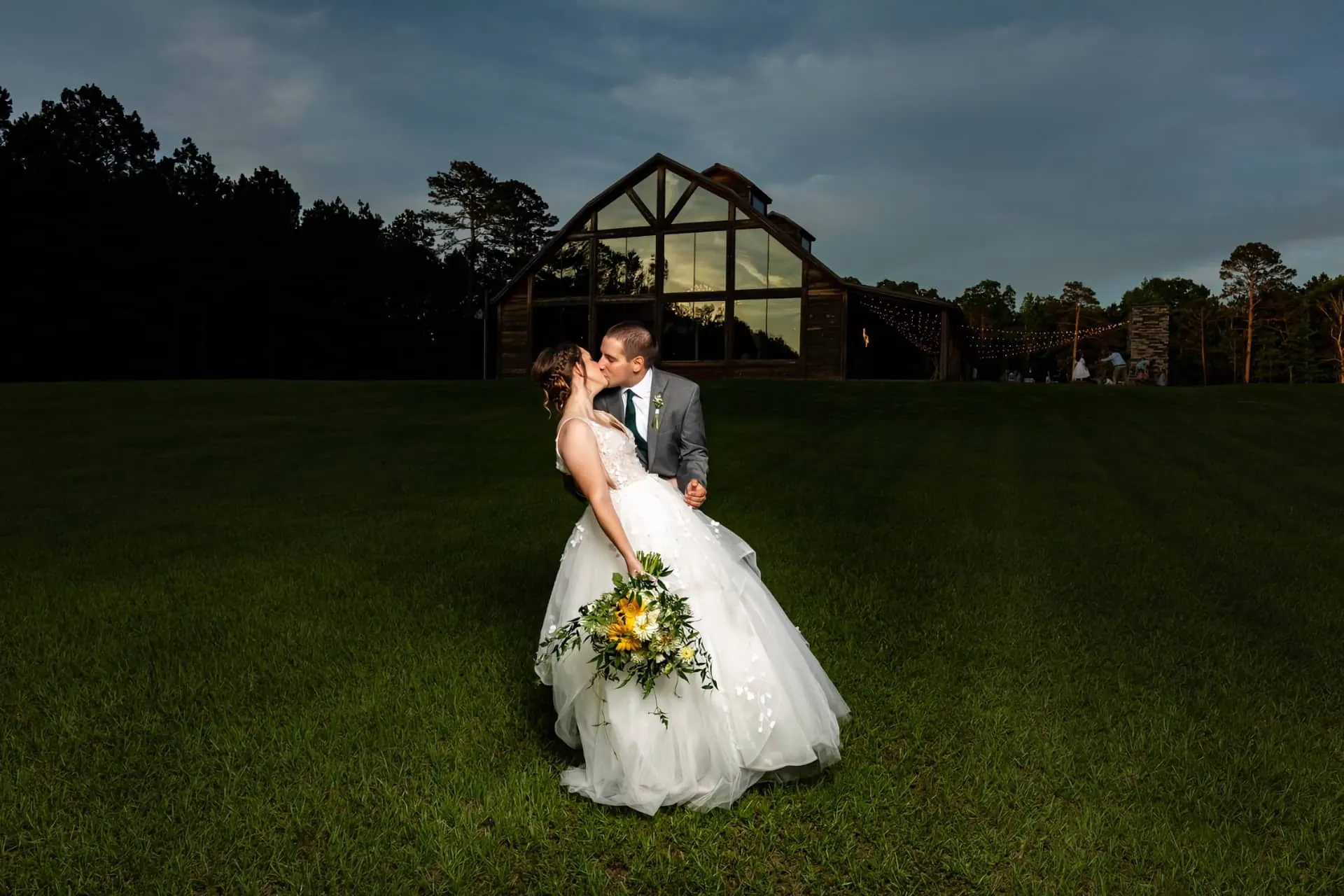 Little Rock wedding ceremony captured by Tony Baker Photography